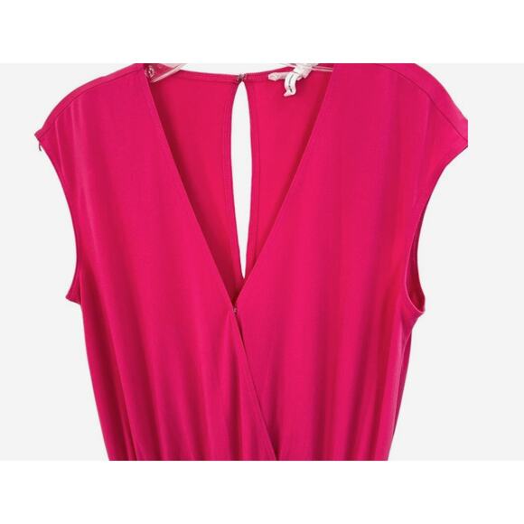 NWT BCBGeneration Romper Size XS Barbie Pink V-Neck Pockets Summer Beachy SZ L - Picture 3 of 8